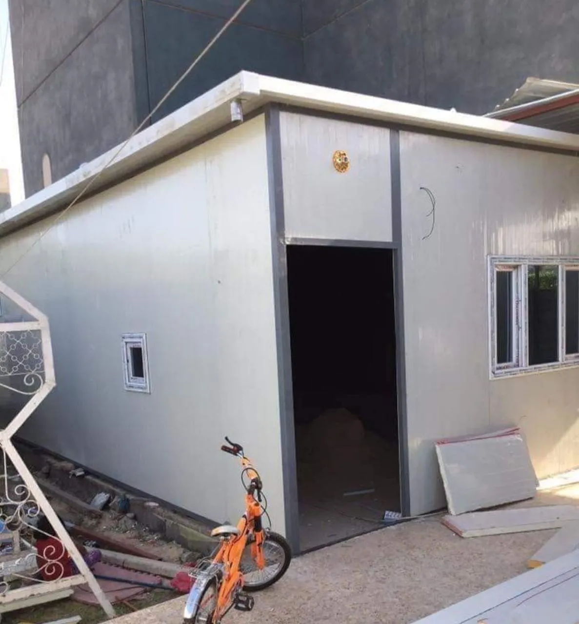 مظلات وسواتر وجميع أعمال الحداده